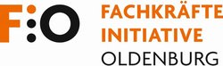 Logo der Fachkräfte-Initiative Oldenburg (FIO), Schwarze und Orange Lettern. Quelle: Lönne Werbekontor