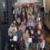 Vorschau: Gruppenfoto der Gewinnerinnen und Gewinner auf der Treppe im Foyer des Oldenburgischen Staatstheaters. Foto: Stephan Walzl