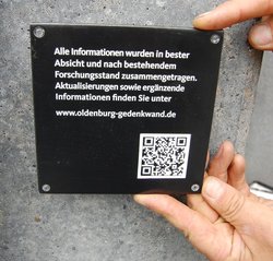 Hinweisschild mit QR-Code. Foto: Stadt Oldenburg