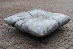 Skulptur Kissen. Foto: Stadt Oldenburg