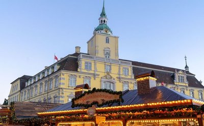 Blick über den Lamberti-Markt 2018 in Richtung Schloss. Foto: Sascha Stüber