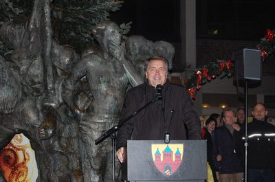 Oberbürgermeister Jürgen Krogmann bei seiner Rede zur Eröffnung des Lamberti-Marktes. Bild Stadt Oldenburg