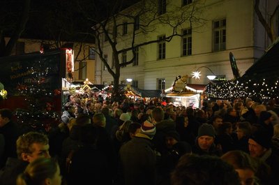 Blick in den Kirchgang während der langen Einkaufsnacht am 05.12.2015. Foto Stadt Oldenburg