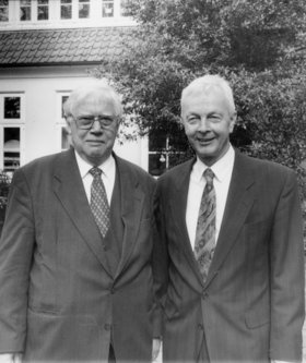 Preisträger Prof. Dr. Hans Mommsen und Kulturdezernent Dr. Ekkehard Seeber. Foto: Ilse Rosemeyer.