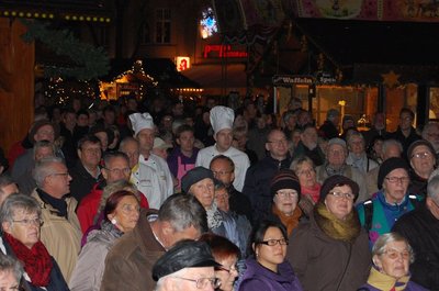 Zuschauer während der Eröffnung des Lamberti-Marktes. Bild Stadt Oldenburg