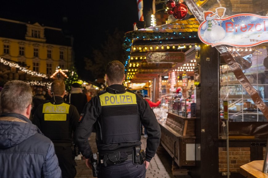 Eine Polizeistreife auf dem Lamberti-Markt 2022. Foto: Sascha Stüber