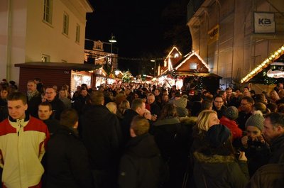 Blick in den Verbindungsgang zwischen Rathausmarkt und Schloßplatz während der langen Einkaufsnacht am 05.12.2015. Foto Stadt Oldenburg