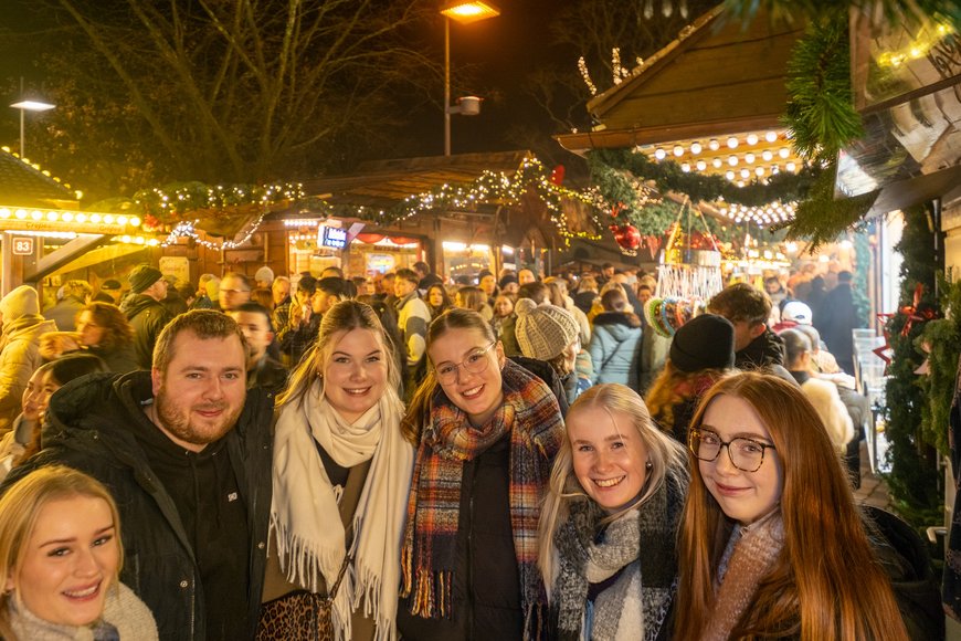 Sascha Stüber Eine Besuchergruppe auf dem Lamberti-Markt 2025. Foto: Sascha Stüber