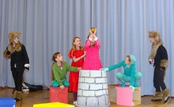 Probenszene aus der Theatrix-Produktion „Isegrimms Märchen“. Foto: Natalie König