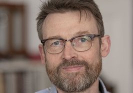 Portraitfoto des Schriftstellers Christoph Peters. Foto: Peter von Felbert