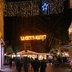 Vorschau: Blick in Richtung Rathaus mit beleuchtetem Lamberti-Markt-Schild beim Lamberti-Markt 2024. Foto: Sascha Stüber