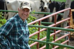 Der US-amerikanische Farmer Loren Oldenburg vor seiner Rinderherde. Foto: Loren Oldenburg