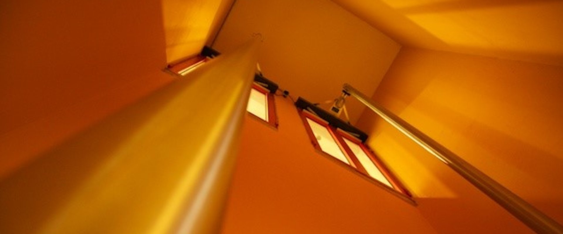 Zwei Feuerwehrrutschen von unten fotografiert. Foto: Stadt Oldenburg