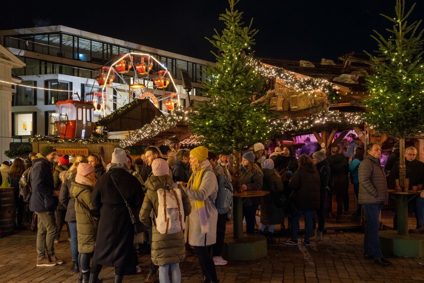 Blick über den Lamberti-Markt 2022 mit Nostalgie-Riesenrad im Hintergrund. Foto: Sascha Stüber