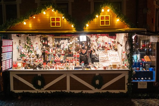 Wahrlich „Einzigartige Kunst“ zum Hängen, Stellen und Legen gibt es am gleichnamigen Stand von Ingrid Kruse zu entdecken. Foto: Sascha Stüber Foto: Sascha Stüber
