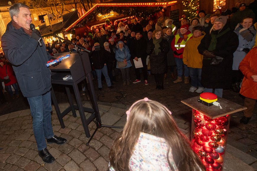 Oberbürgermeister Jürgen Krogmann bei der Eröffnung des Lamberti-Marktes 2023. Foto: Sascha Stüber