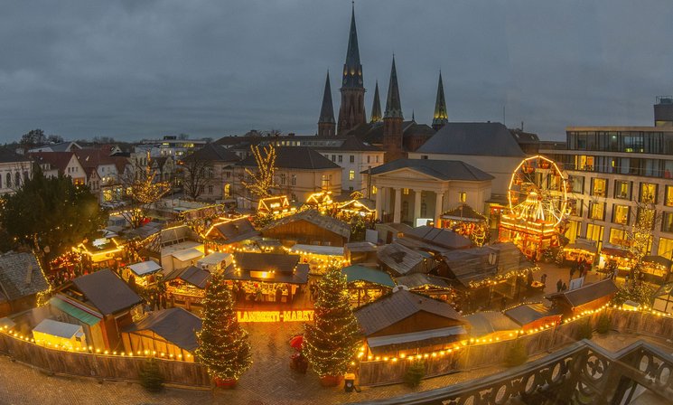 Blick aus dem Schloss über den Lamberti-Markt 2024. Foto: Sascha Stüber