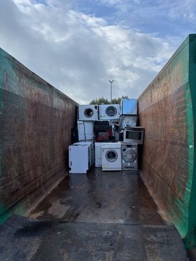 Waschmaschinen in einem Sammelcontainer. Foto: Stadt Oldenburg Waschmaschinen in einem Sammelcontainer. Foto: Stadt Oldenburg