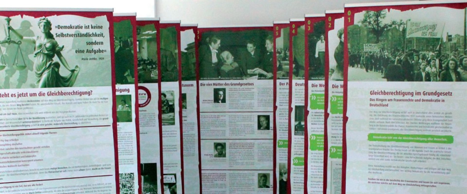 Ausstellungstafeln. Foto: Gleichstellungsbüro Landkreis Harburg