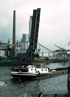 Eisenbahnklappbrücke. Foto: Peter Lerche