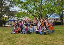 Die Teilnehmenden der Orchesterfreizeit in Sahlenburg freuen sich. Foto: Stadt Oldenburg