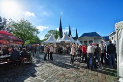 Oldenburger Bierfest 2015 auf dem Schlossplatz. Foto: Hans-Jürgen Zietz 
