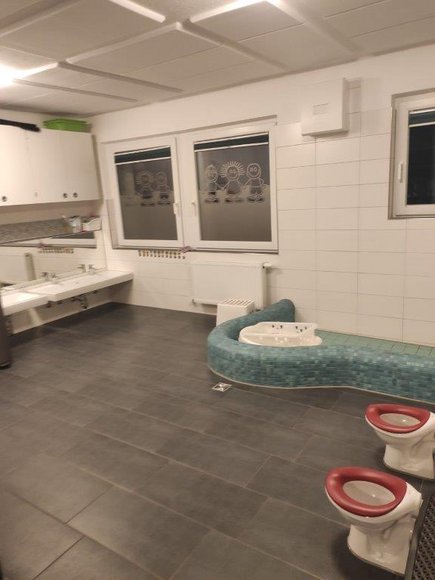 Waschraum Forscher mit Dusche und Krippentoiletten. Foto: Stadt Oldenburg