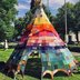 Vorschau: Das „Tipi“ am PFL mit Kirche St. Peter. Foto: Werner Ufferhardt. 