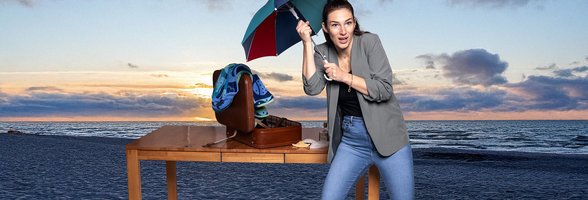 Szenenbild „Lieder von früher“ mit Dorothee Bienert. Foto: Stephan Walzl