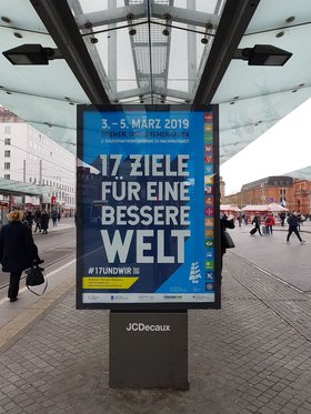 Plakat für die Städtepartnerkonferenz zu den Nachhaltigen Entwicklungszielen im März 2019 in Bremen. Foto: Stadt Oldenburg