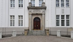 Eingangsportal der ehemaligen Stadtkasse der Stadt Oldenburg. Foto: BTP Architektur- und Ingenieurbüro
