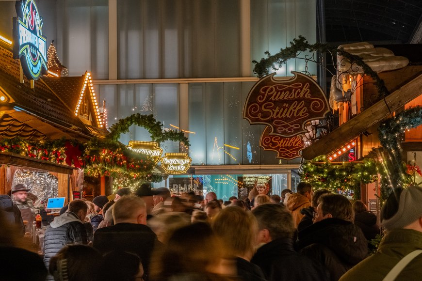 Sascha Stüber Spießbraten, Punsch und Feuerzangenbowle auf dem Lamberti-Markt 2025. Foto: Sascha Stüber