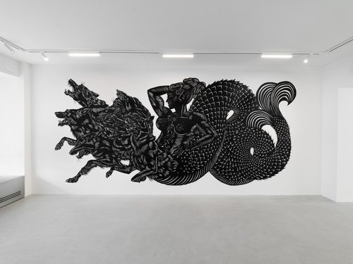 Aus der Ausstellung „BAD NEWS“: „Skylla, das Meeresungeheuer“, ein großformatiger Papierschnitt von Sonja Yakovleva. Bereitgestellt von der Künstlerin und Robert Goldberg, Berlin. Foto: Roman März Foto: Roman März