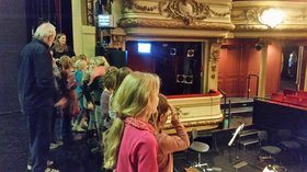 Kinderchor auf der Bühne des Staatstheaters. Foto: Stadt Oldenburg
