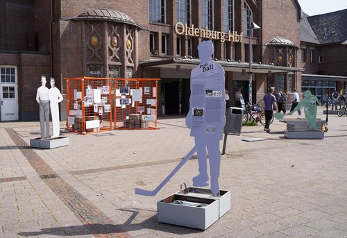 Ausstellung Zwischen Erfolg und Verfolgung auf dem Bahnhofsplatz in Oldenburg, Foto: Stadtmuseum Oldenburg Foto: Stadtmuseum Oldenburg