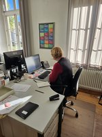 Ehrenamtliche im Büro. Foto: inForum Ehrenamtliche im Büro. Foto: inForum