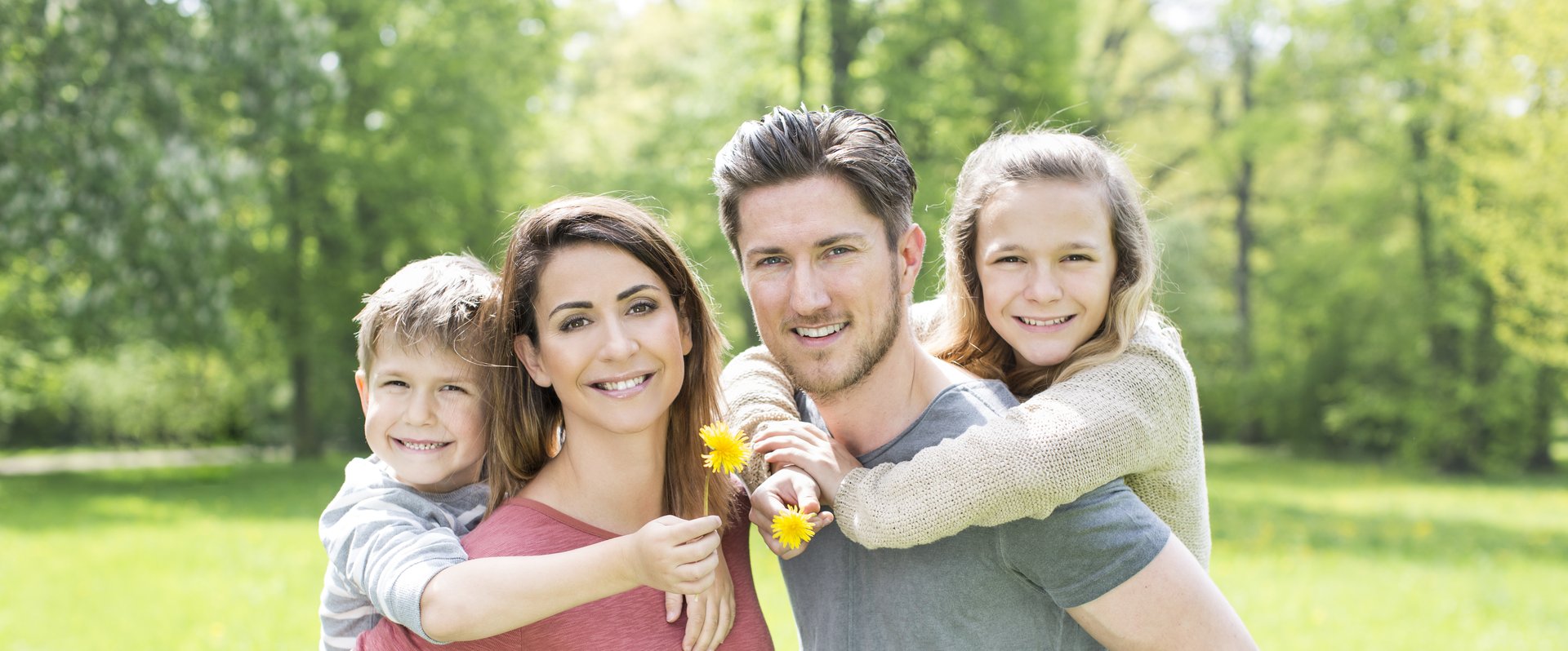 Vier Familienmitglieder. Foto: drubig-photo/Fotolia