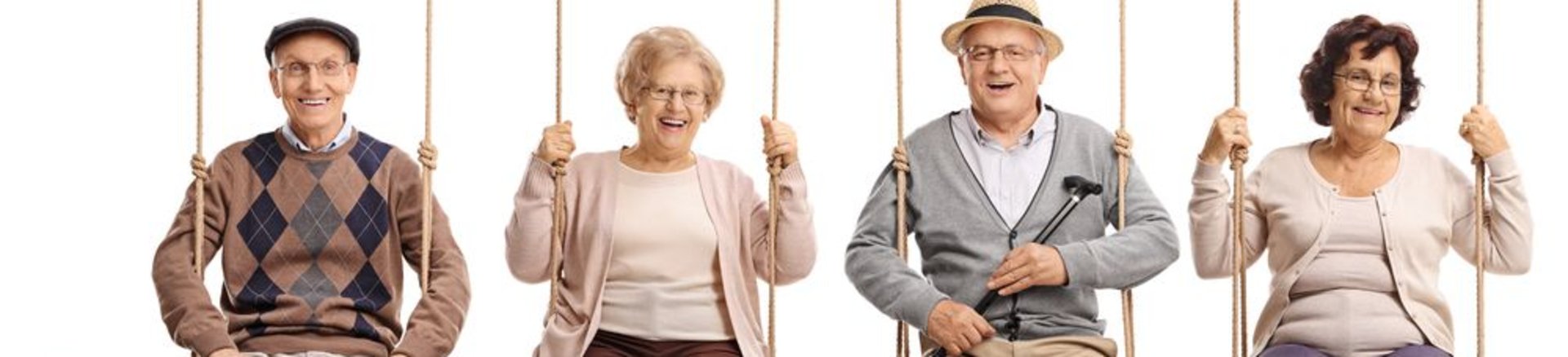Seniorinnen und Senioren auf der Schaukel. Foto: Ljupco Smokovski/Adobe Stock