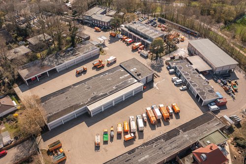 Am Standort an der Wehdestraße sind die Verwaltung des Abfallwirtschaftsbetriebes sowie der Fuhrpark der Abfallsammlung und die Kfz-Werkstatt beheimatet. Foto: Mohssen Assanimoghaddam/Stadt Oldenburg
