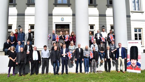 Projektpartnerinnen und -partner der „UK Begegnung 2019“ treffen sich im Kulturzentrum PFL. Foto Stadt Oldenburg