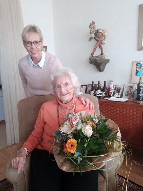 Ingeburg Legler feierte gemeinsam mit ihrer Tochter Martina Nagel ihren 101. Geburtstag. Foto: Gerhard Kindl
