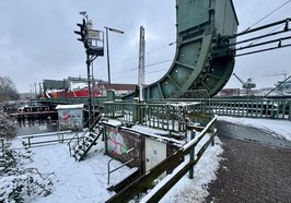 Eisenbahnklappbrücke am Hafen. Foto: Sascha Stüber