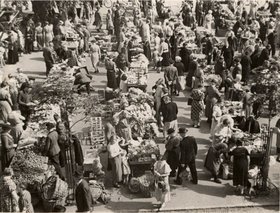 Schlossplatz um 1935. Foto: Bildarchiv Stadt Oldenburg