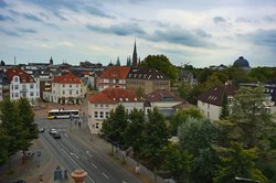 Julius-Mosen-Platz. Foto: Hans-Jürgen Zietz