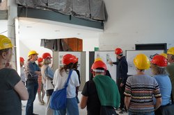 Der städtische Kulturausschuss macht sich bei einer Führung ein Bild vom aktuellen Stand des Stadtmuseums-Neubaus. Foto: Stadtmuseum Oldenburg