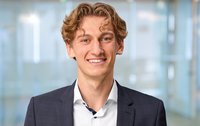 Simon Kösters, Mitarbeiter im Fachdienst Fliegerhorst der Wirtschaftsförderung Stadt Oldenburg. Foto: Foto- und Bilderwerk