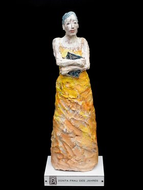 Kunstvolle Frauenfigur als Preis zur Zonta Frau des Jahres. Foto: Zonta Club Oldenburg