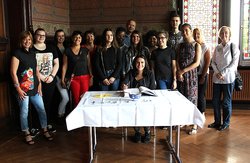 Empfang einer Schülergruppe durch Bürgermeisterin Christine Wolff (1. von links). Foto: Stadt Oldenburg Gruppenbild: Empfang einer Schülergruppe durch Bürgermeisterin Christine Wolff. Foto: Stadt Oldenburg