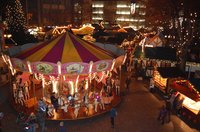 Karussell auf dem Lamberti-Markt. Foto: Stadt Oldenburg Karussell auf dem Lamberti-Markt. Foto: Stadt Oldenburg