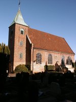 Links: Dreifaltigkeitskirche Cloppenburger Straße